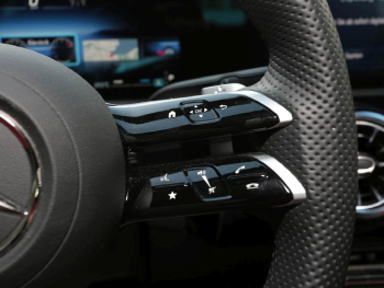 Mercedes-Benz CLA 250 4M Coupé AMG Panorama Leder rot-schwarz