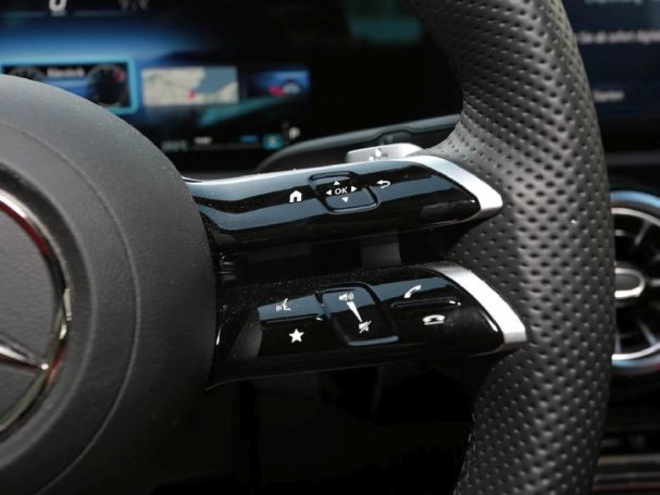 Mercedes-Benz CLA 250 4M Coupé AMG Panorama Leder rot-schwarz