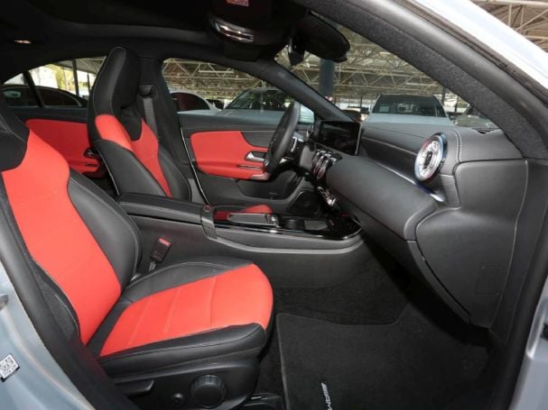 Mercedes-Benz CLA 250 4M Coupé AMG Panorama Leder rot-schwarz