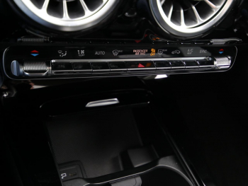 Mercedes-Benz CLA 250 Coupé AMG MBUX Navi LED Panorama Memory