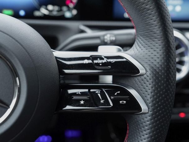 Mercedes-Benz CLA 250 e Coupé AMG Burmester Memory 360°