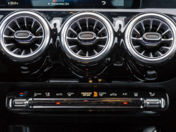 Mercedes-Benz CLA 250 e Coupé AMG Night MBUX Navi Kamera