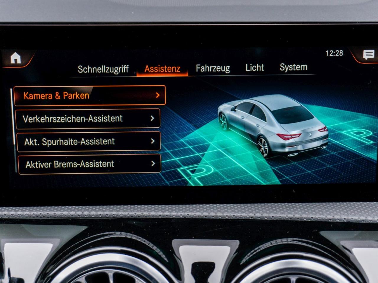 Mercedes-Benz CLA 250 e Coupé AMG Night MBUX Navi Kamera