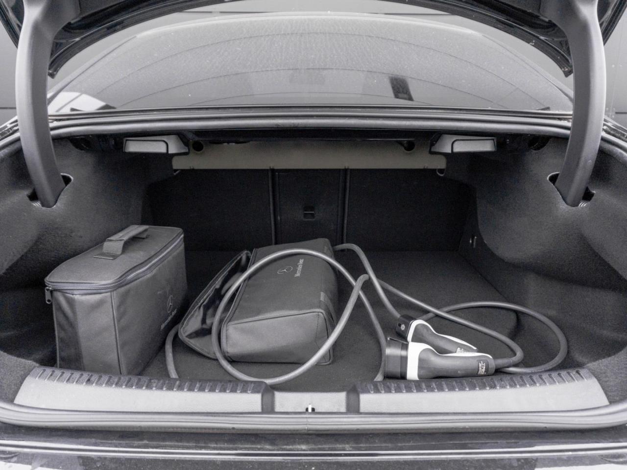 Mercedes-Benz CLA 250 e Coupé AMG Night MBUX Navi Kamera