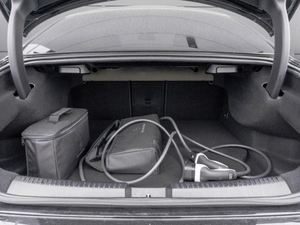 Mercedes-Benz CLA 250 e Coupé AMG Night MBUX Navi Kamera