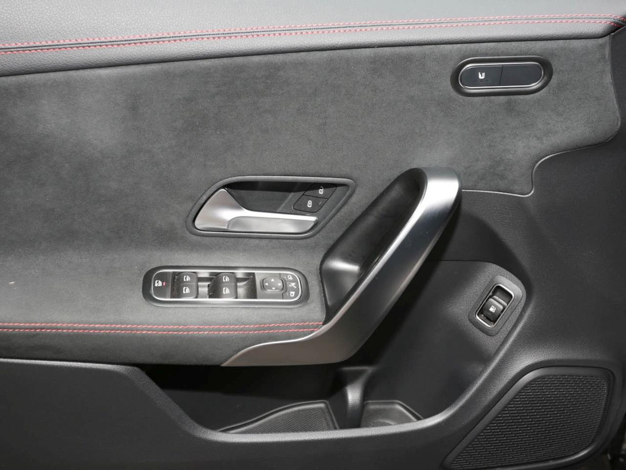 Mercedes-Benz CLA 250 e Coupé AMG Night MBUX Navi AHK Kamera