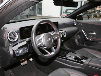 Mercedes-Benz CLA 250 e Coupé AMG Night MBUX Navi AHK Kamera