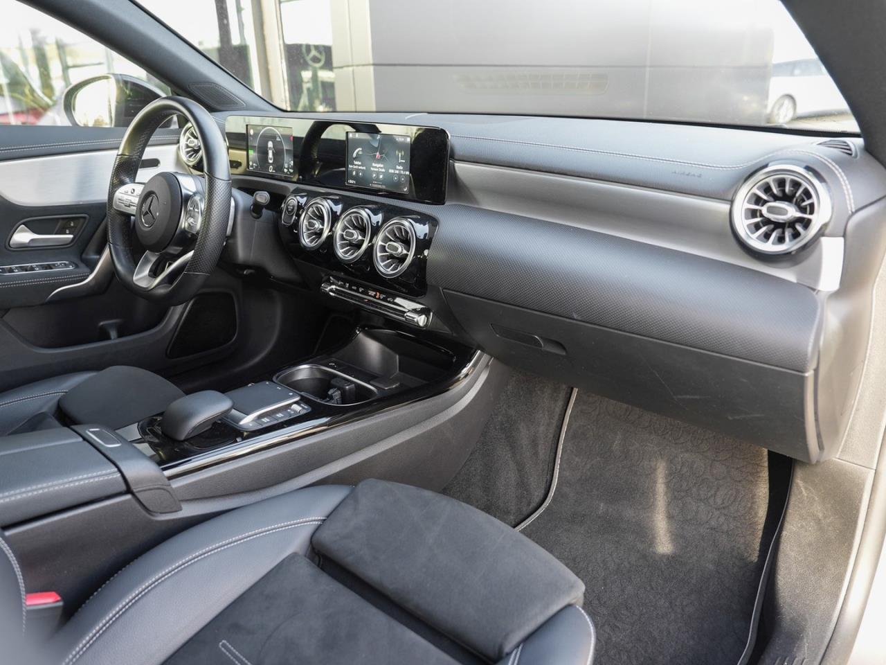 Mercedes-Benz CLA 250 e Coupé AMG Night Edition2020 MBUXNavi+