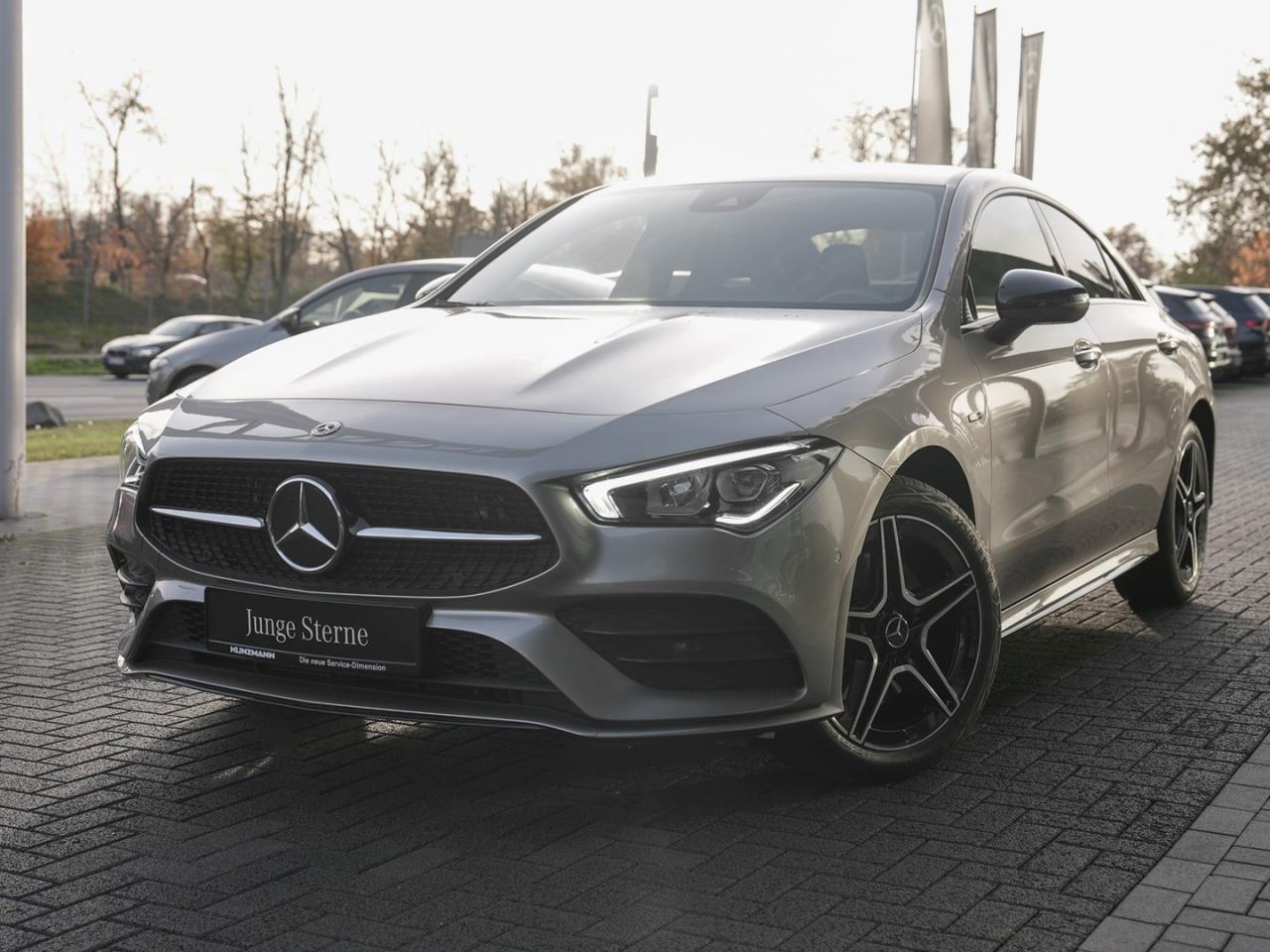 Mercedes-Benz CLA CLA 250 e Coupé Coupé mojavesilber