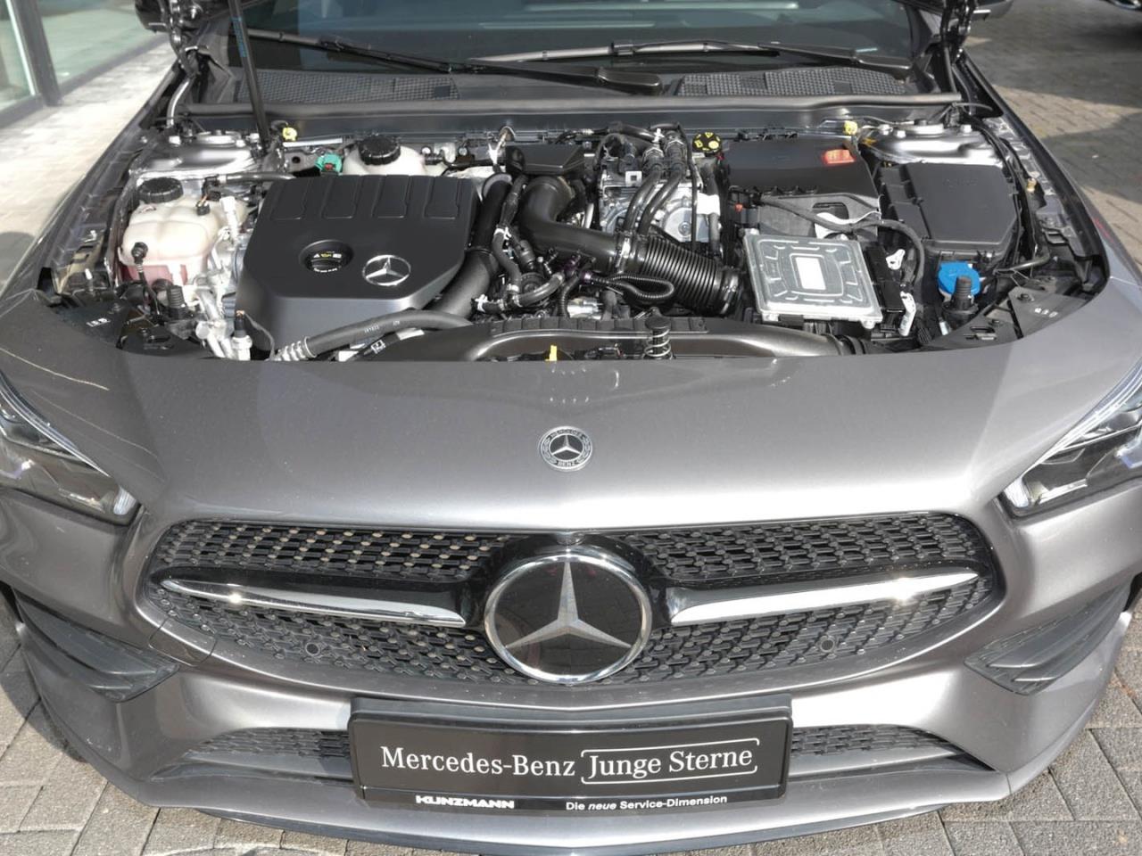 Mercedes-Benz CLA 250 e Coupé AMG Night Panorama Distronic 360° Mercedes-Benz CLA 250 e Coupé AMG Night Panorama Distronic 360°