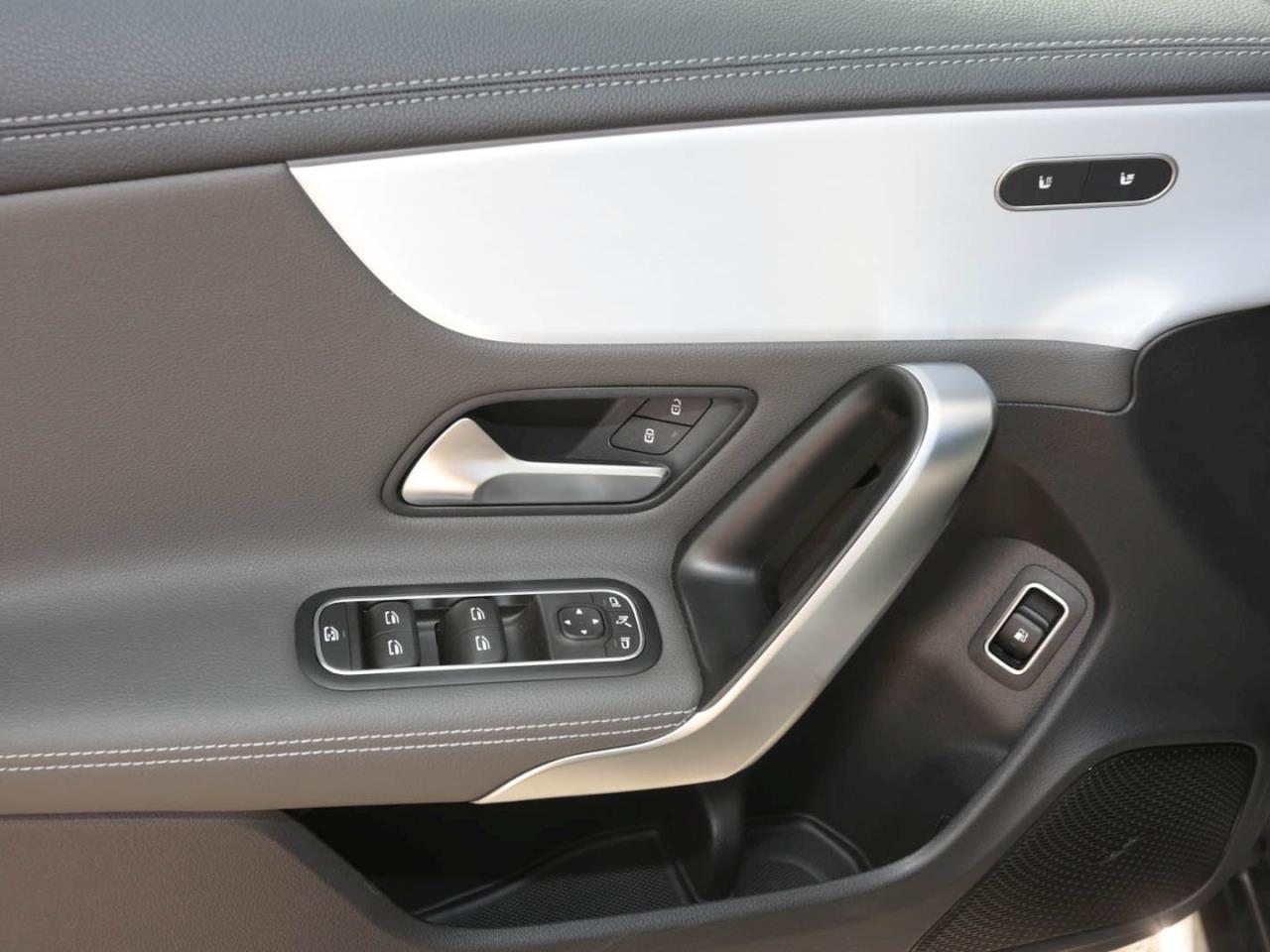 Mercedes-Benz CLA 250 e Coupé AMG Night Panorama Distronic 360°