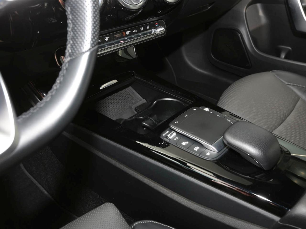 Mercedes-Benz CLA 250 e Coupé AMG Night Panorama Distronic 360°