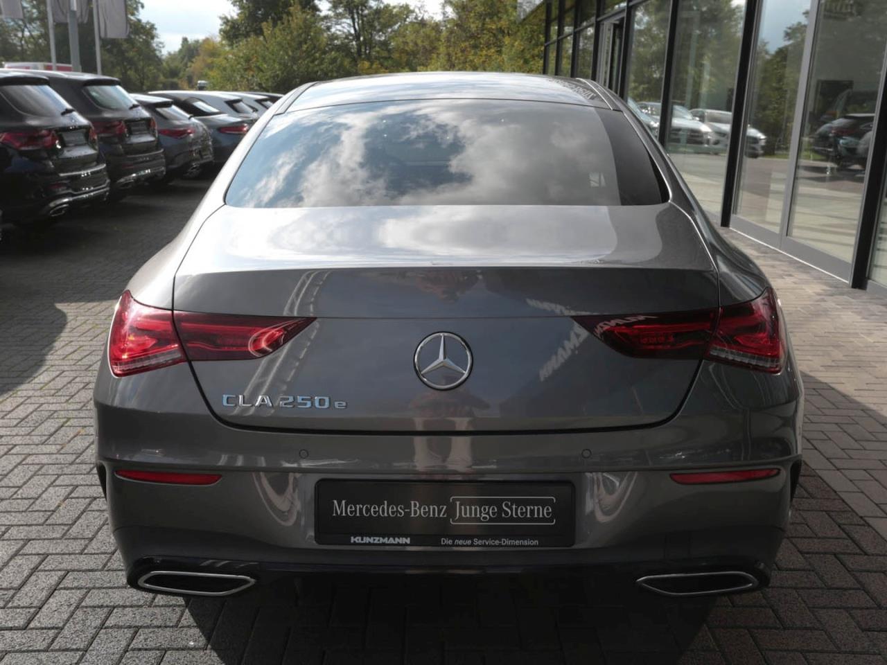 Mercedes-Benz CLA 250 e Coupé AMG Night Panorama Distronic 360° Mercedes-Benz CLA 250 e Coupé AMG Night Panorama Distronic 360°