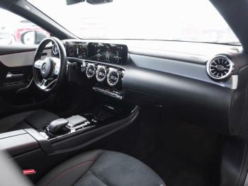 Mercedes-Benz CLA 250 e Coupé AMG MBUX Navi Panorama Spiegel-P