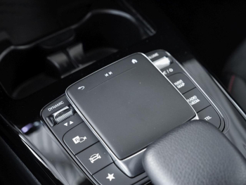 Mercedes-Benz CLA 250 e Coupé AMG MBUX Navi Panorama Spiegel-P