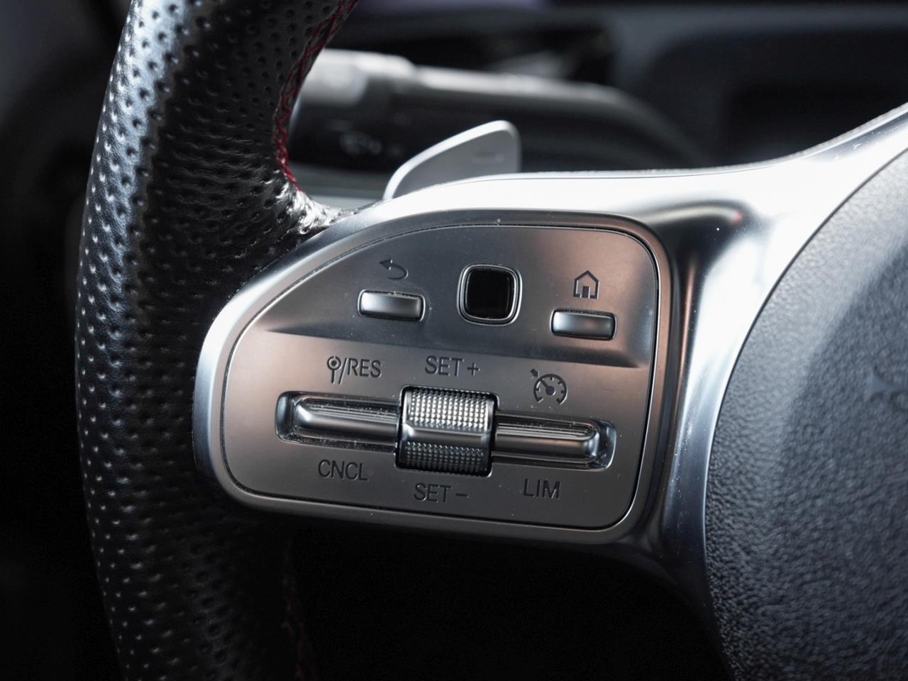 Mercedes-Benz CLA 250 e Coupé AMG MBUX Navi Panorama Spiegel-P