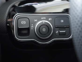 Mercedes-Benz CLA 250 e Coupé AMG MBUX Navi Panorama Spiegel-P