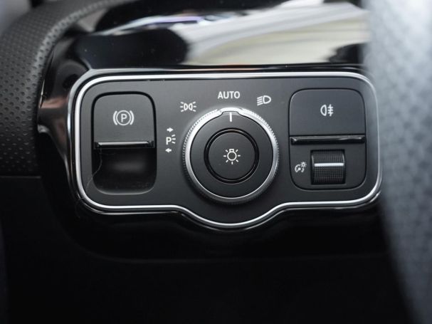 Mercedes-Benz CLA 250 e Coupé AMG MBUX Navi Panorama Spiegel-P