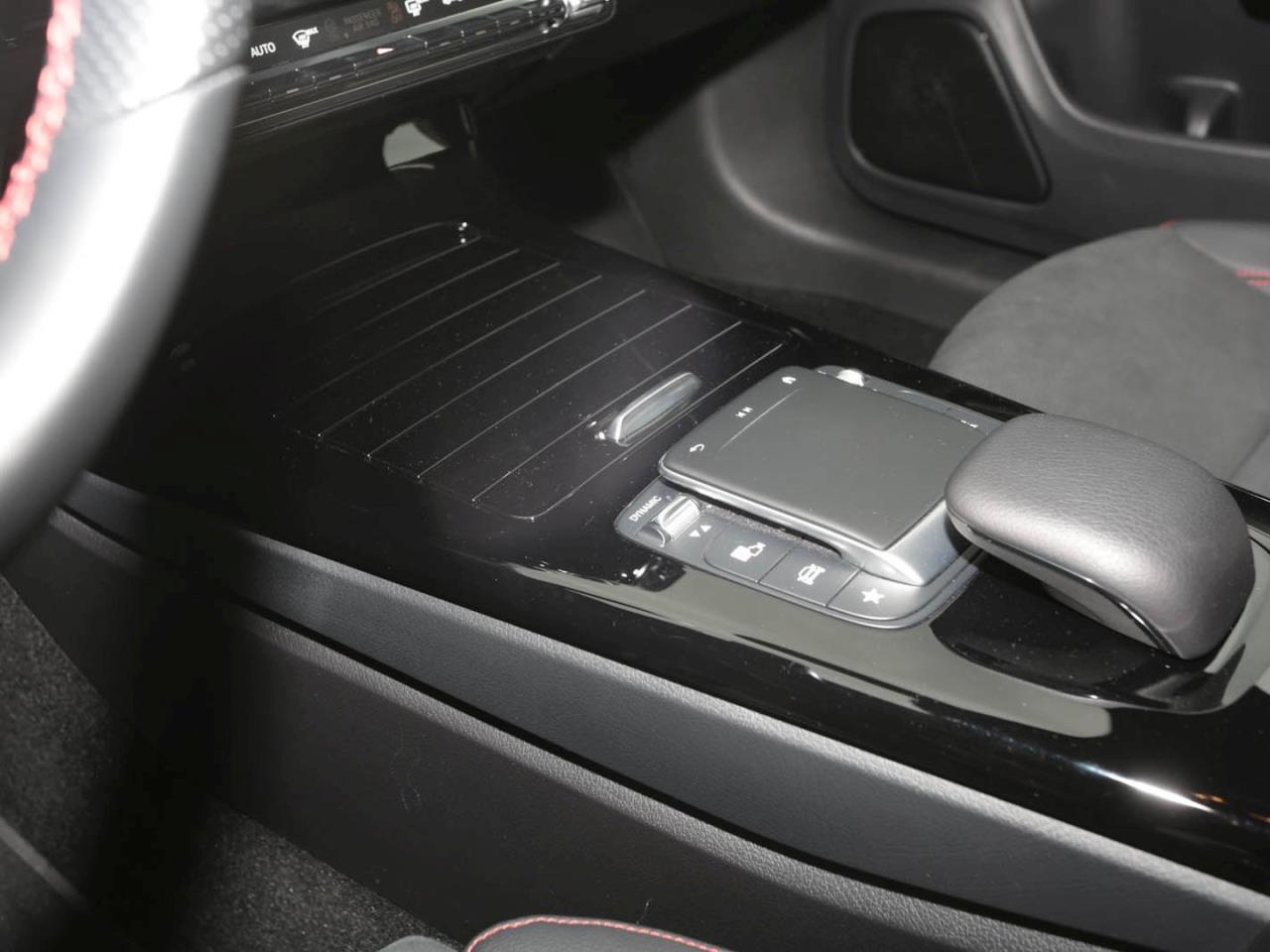 Mercedes-Benz CLA 250 e Coupé AMG Night MBUX Navi+ Kamera