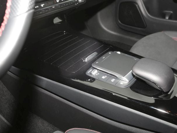 Mercedes-Benz CLA 250 e Coupé AMG Night MBUX Navi+ Kamera