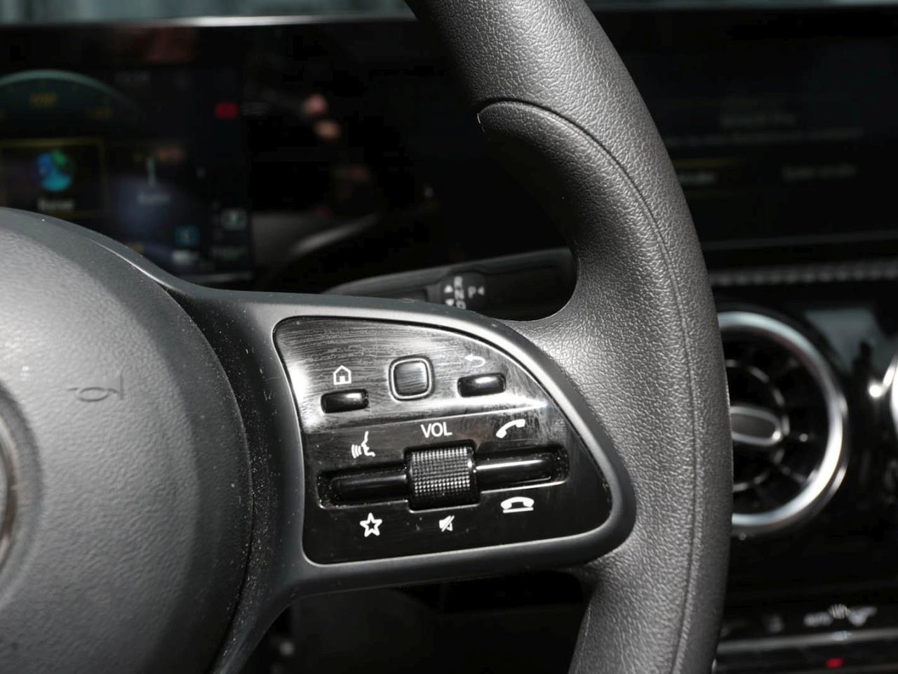 Mercedes-Benz CLA 250 e Coupé MBUXNavi+ Kamera Public Charging