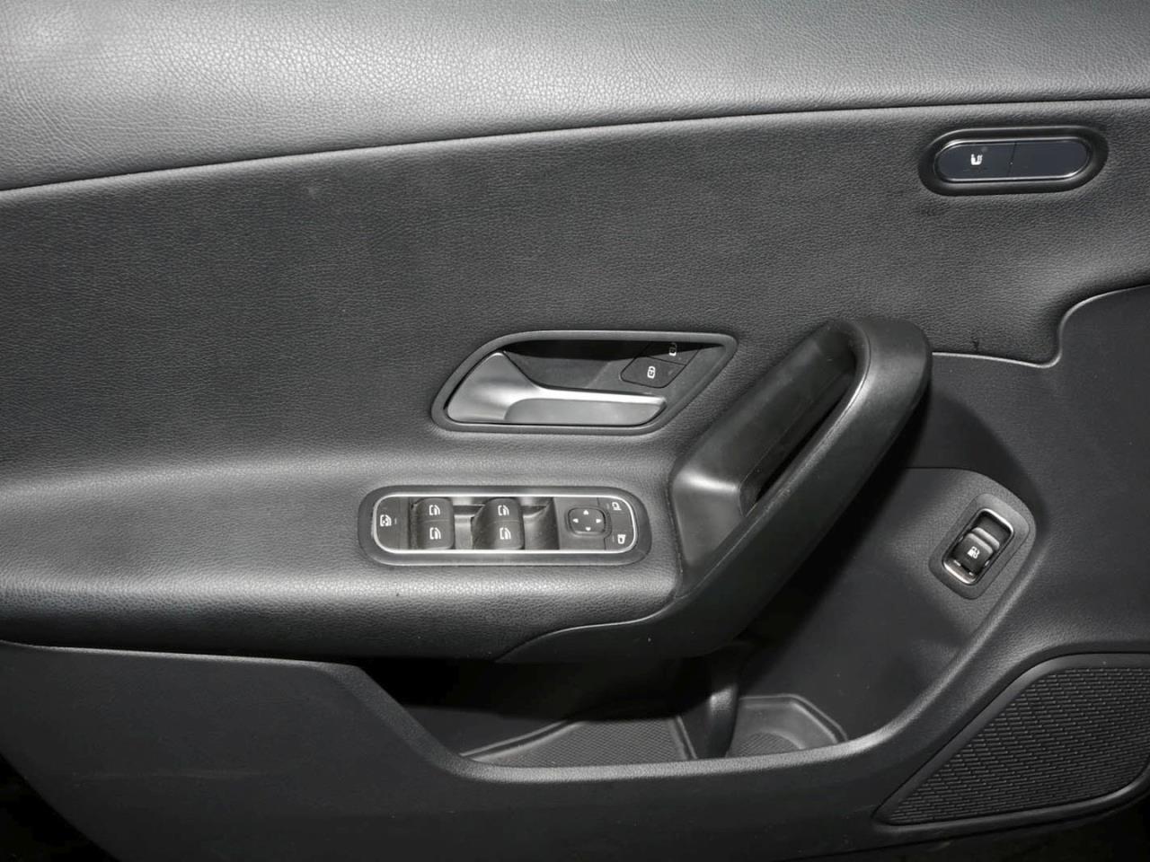 Mercedes-Benz CLA 250 e Coupé MBUXNavi+ Kamera Public Charging