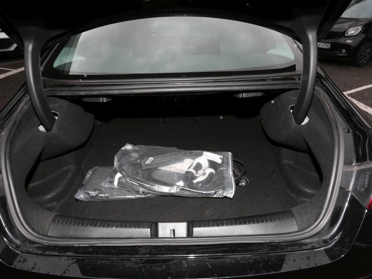 Mercedes-Benz CLA 250 e Coupé MBUXNavi+ Kamera Public Charging