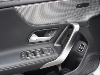 Mercedes-Benz CLA 250 e Coupé Progressive Panorama Kamera AHK