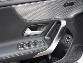 Mercedes-Benz CLA 250 e Coupé Progressive Panorama Kamera AHK