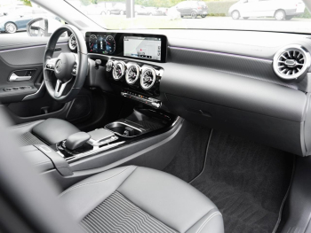 Mercedes-Benz CLA 250 e Coupé Progressive Panorama Kamera AHK