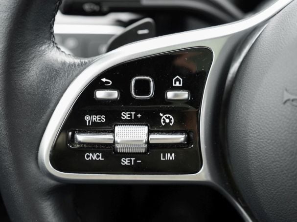 Mercedes-Benz CLA 250 e Coupé Progressive Panorama Kamera AHK