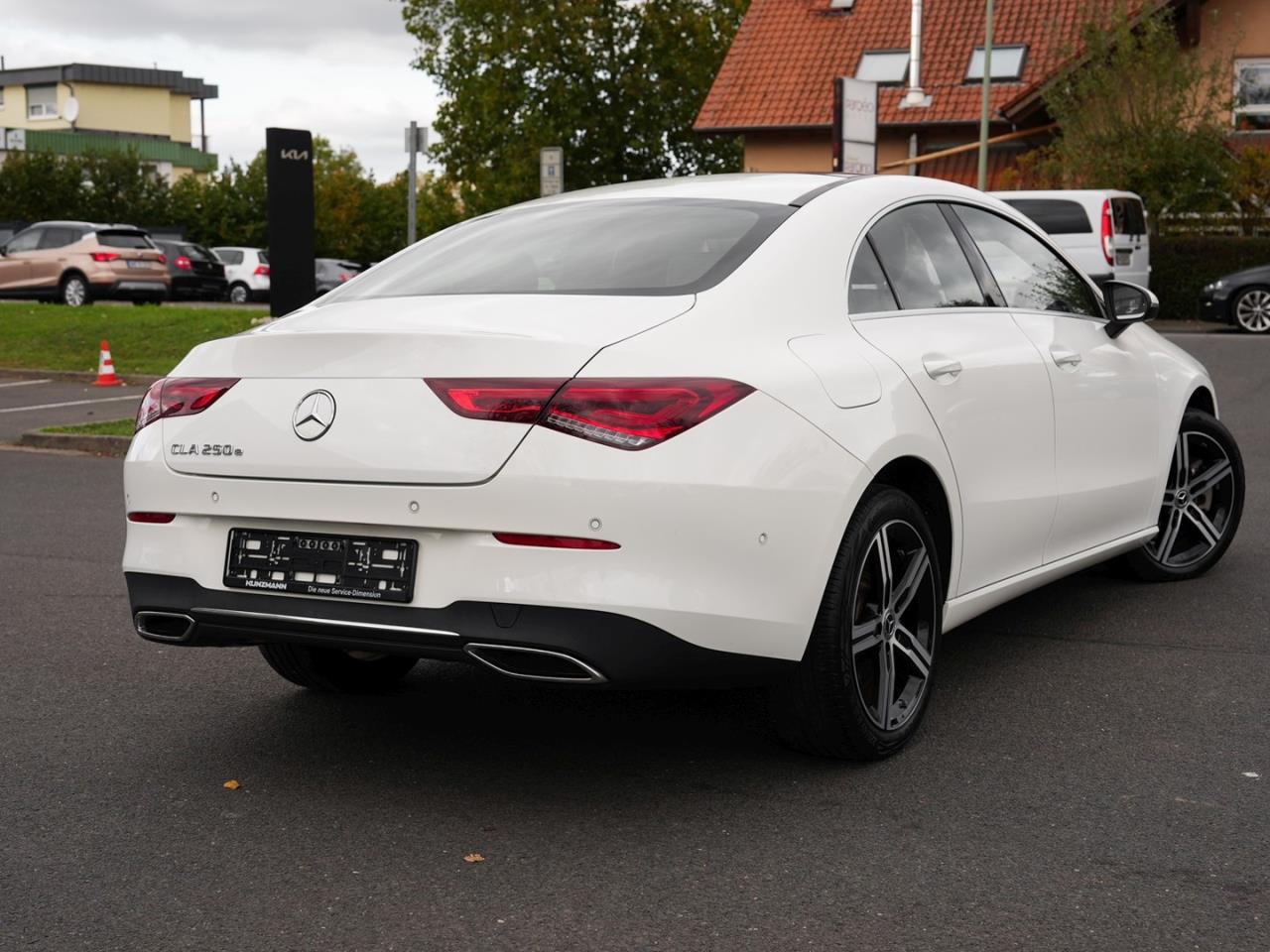 Mercedes-Benz CLA 250 e Coupé Progressive Panorama Kamera AHK