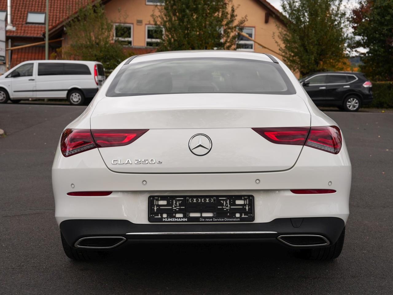 Mercedes-Benz CLA 250 e Coupé Progressive Panorama Kamera AHK