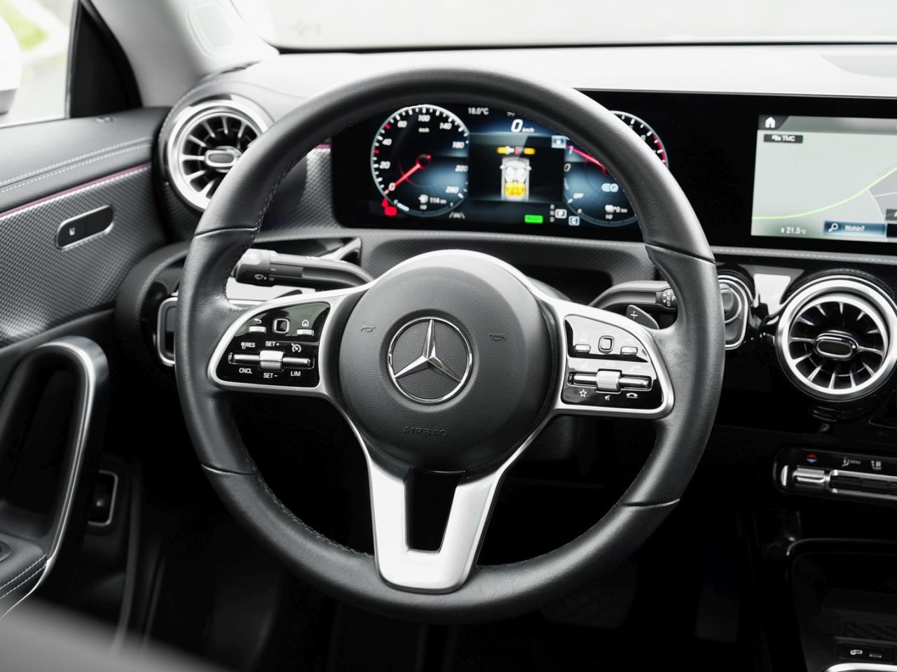 Mercedes-Benz CLA 250 e Coupé Progressive Panorama Kamera AHK