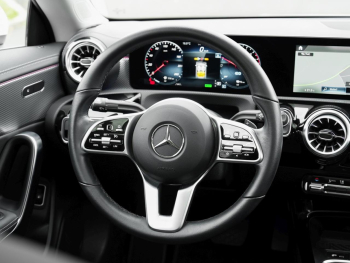 Mercedes-Benz CLA 250 e Coupé Progressive Panorama Kamera AHK
