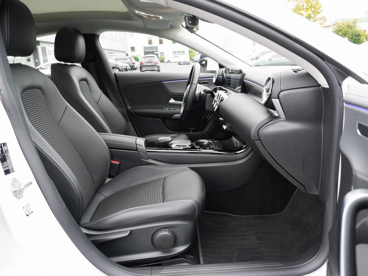 Mercedes-Benz CLA 250 e Coupé Progressive Panorama Kamera AHK