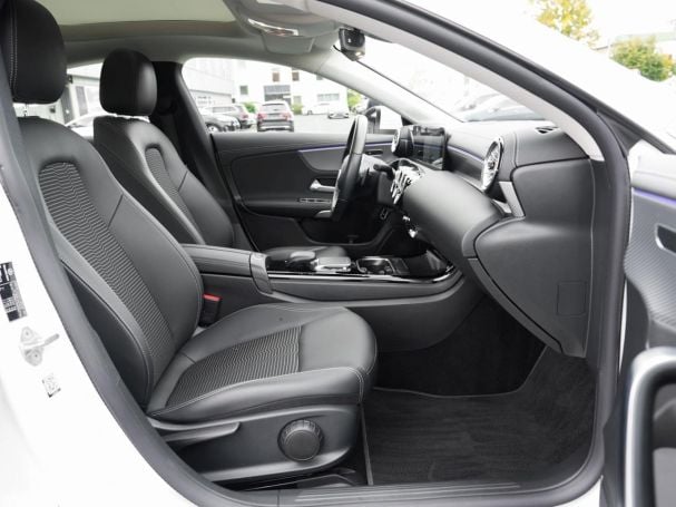 Mercedes-Benz CLA 250 e Coupé Progressive Panorama Kamera AHK