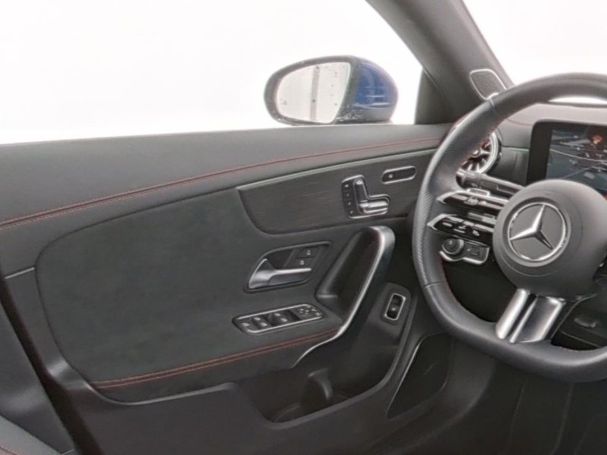 Mercedes-Benz CLA 250 e Coupé AMG Panorama Distronic Burmester Mercedes-Benz CLA 250 e Coupé AMG Panorama Distronic Burmester