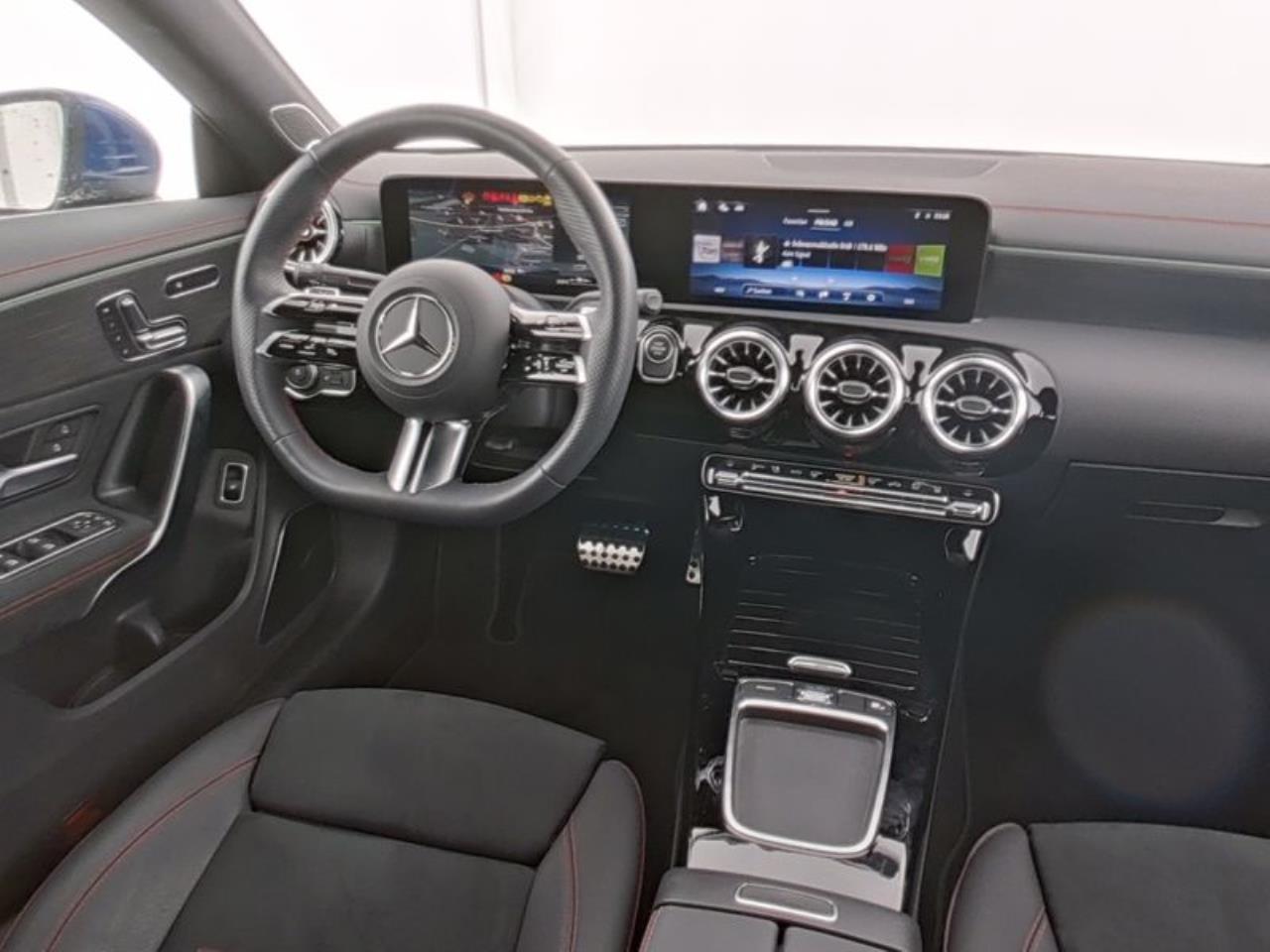 Mercedes-Benz CLA 250 e Coupé AMG Panorama Distronic Burmester