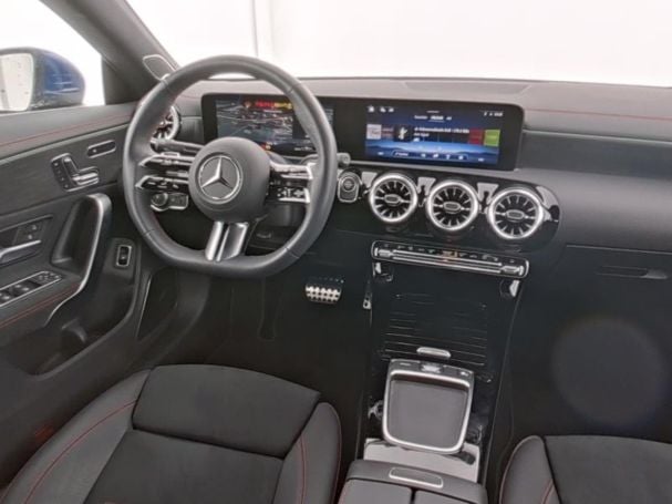 Mercedes-Benz CLA 250 e Coupé AMG Panorama Distronic Burmester Mercedes-Benz CLA 250 e Coupé AMG Panorama Distronic Burmester