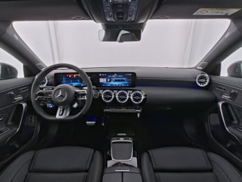 Mercedes-Benz CLA 35 AMG 4M Coupé Panorama Performance Sitze