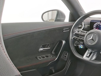 Mercedes-Benz CLA 35 AMG 4M Coupé Navi Kamera Spiegel-Paket