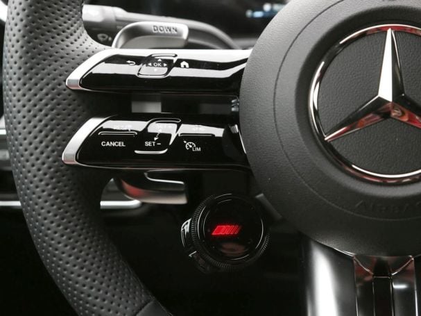 Mercedes-Benz Mercedes-AMG CLA 35 4MATIC Coupé AMG Night 360° Mercedes-Benz Mercedes-AMG CLA 35 4MATIC Coupé AMG Night 360°