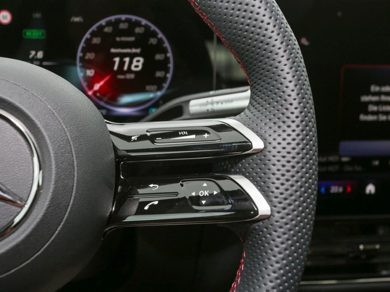 Mercedes-Benz CLA 250+ AMG Night Panorama HUD AHK Memory