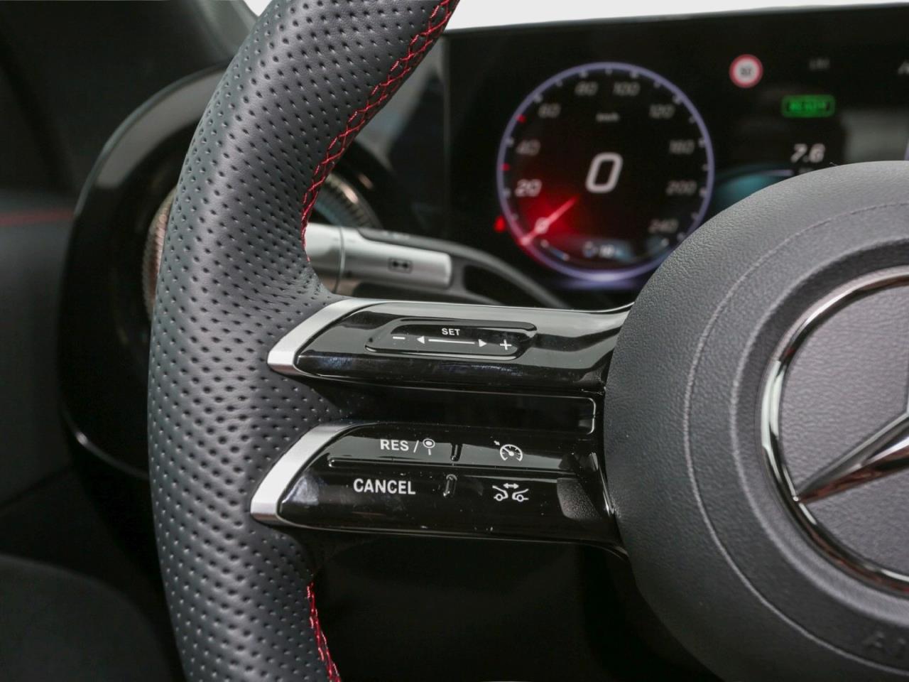 Mercedes-Benz CLA 250+ AMG Night Panorama HUD AHK Memory