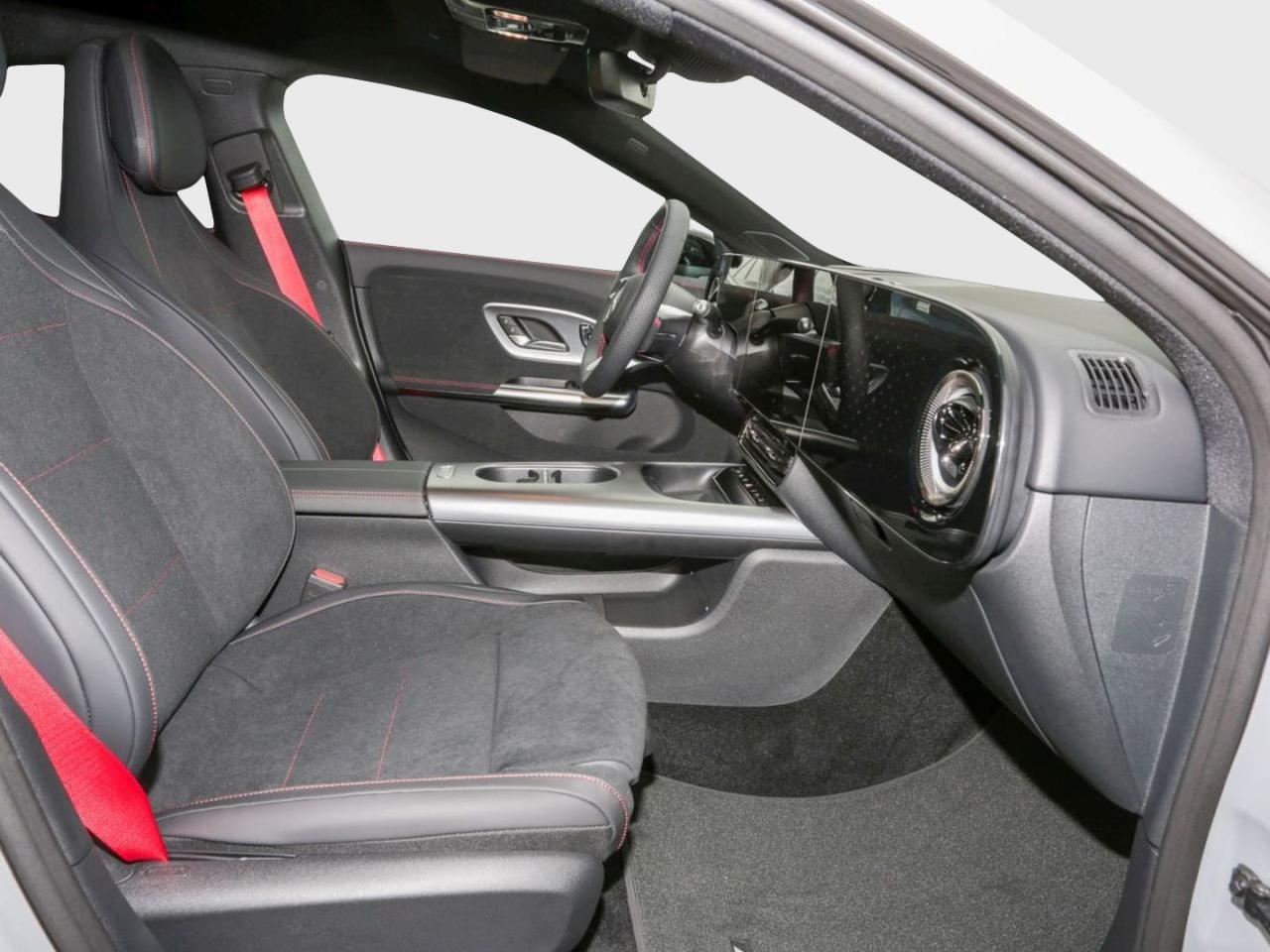 Mercedes-Benz CLA 250+ AMG Night Panorama HUD AHK Memory