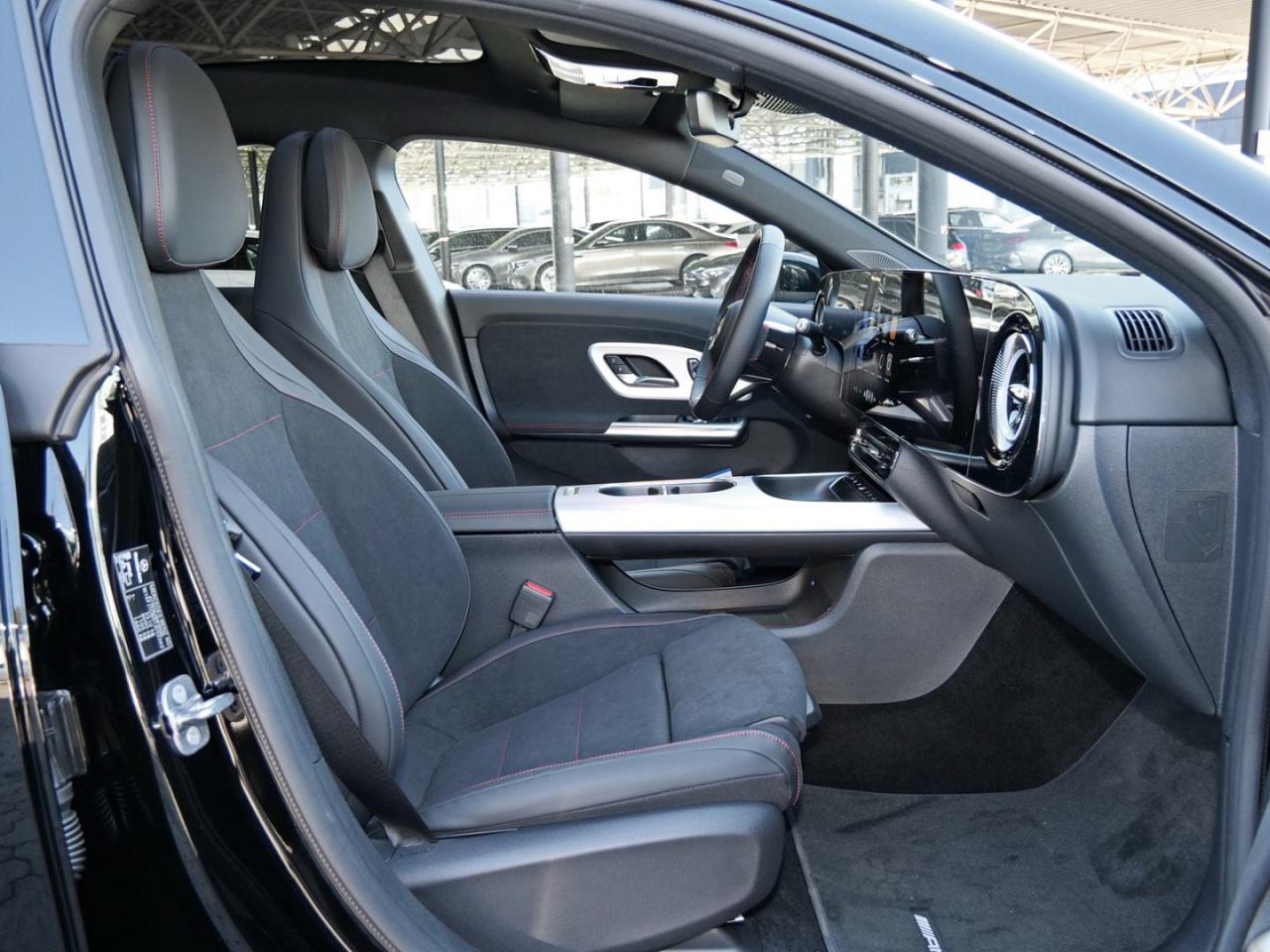 Mercedes-Benz CLA 250+ mit EQ Technologie AMG Night Panorama