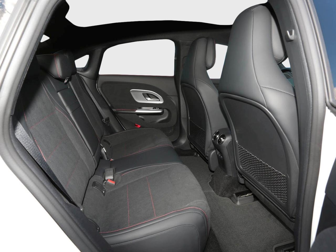 Mercedes-Benz CLA 250+ mit EQ Technologie AMG Night Panorama