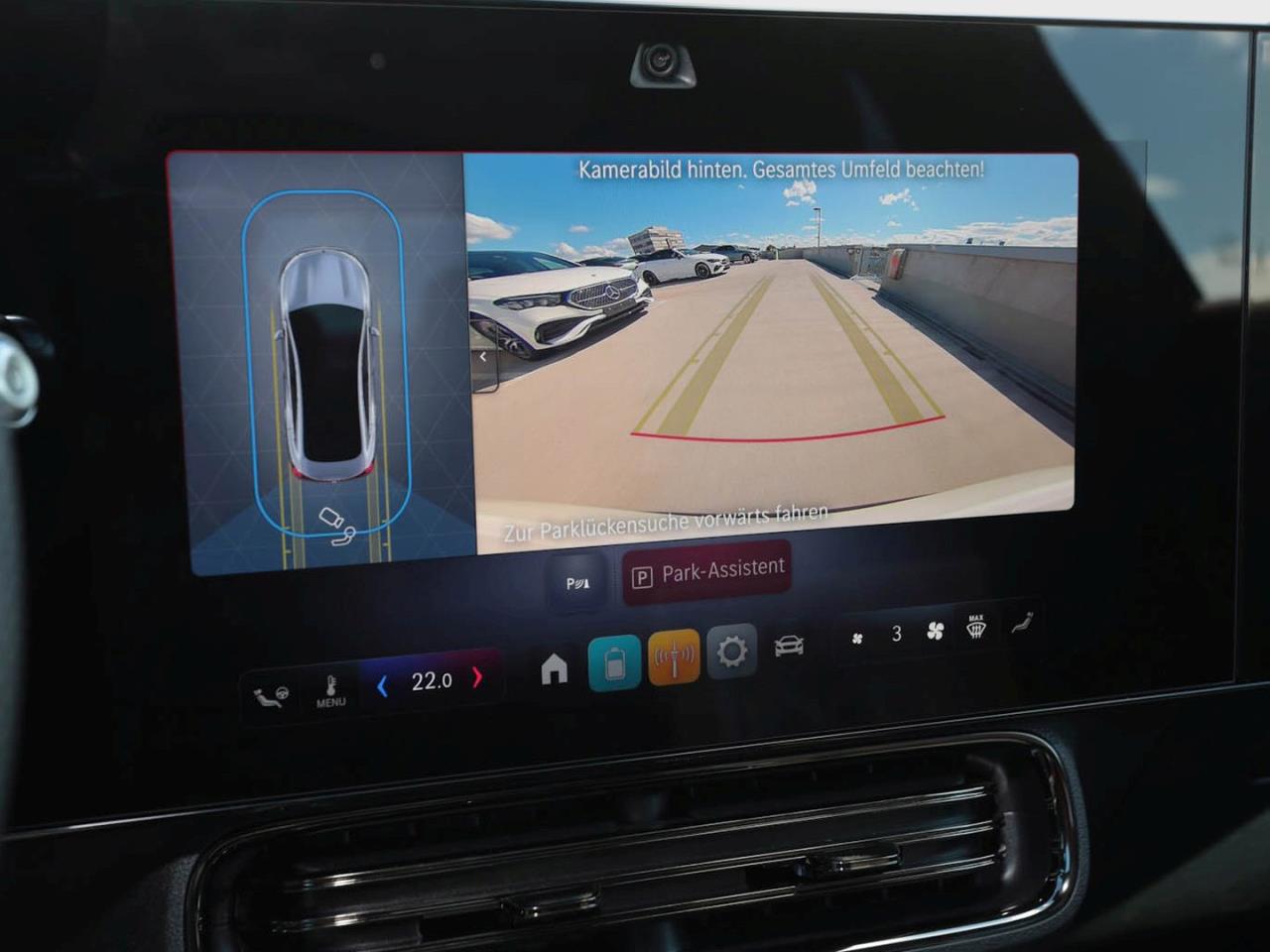 Mercedes-Benz CLA 250+ mit EQ Technologie AMG Night Panorama