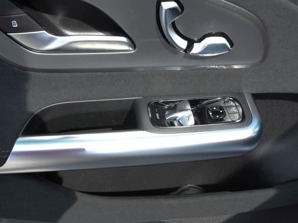 Mercedes-Benz CLA 250+ mit EQ Technologie AMG Night Panorama